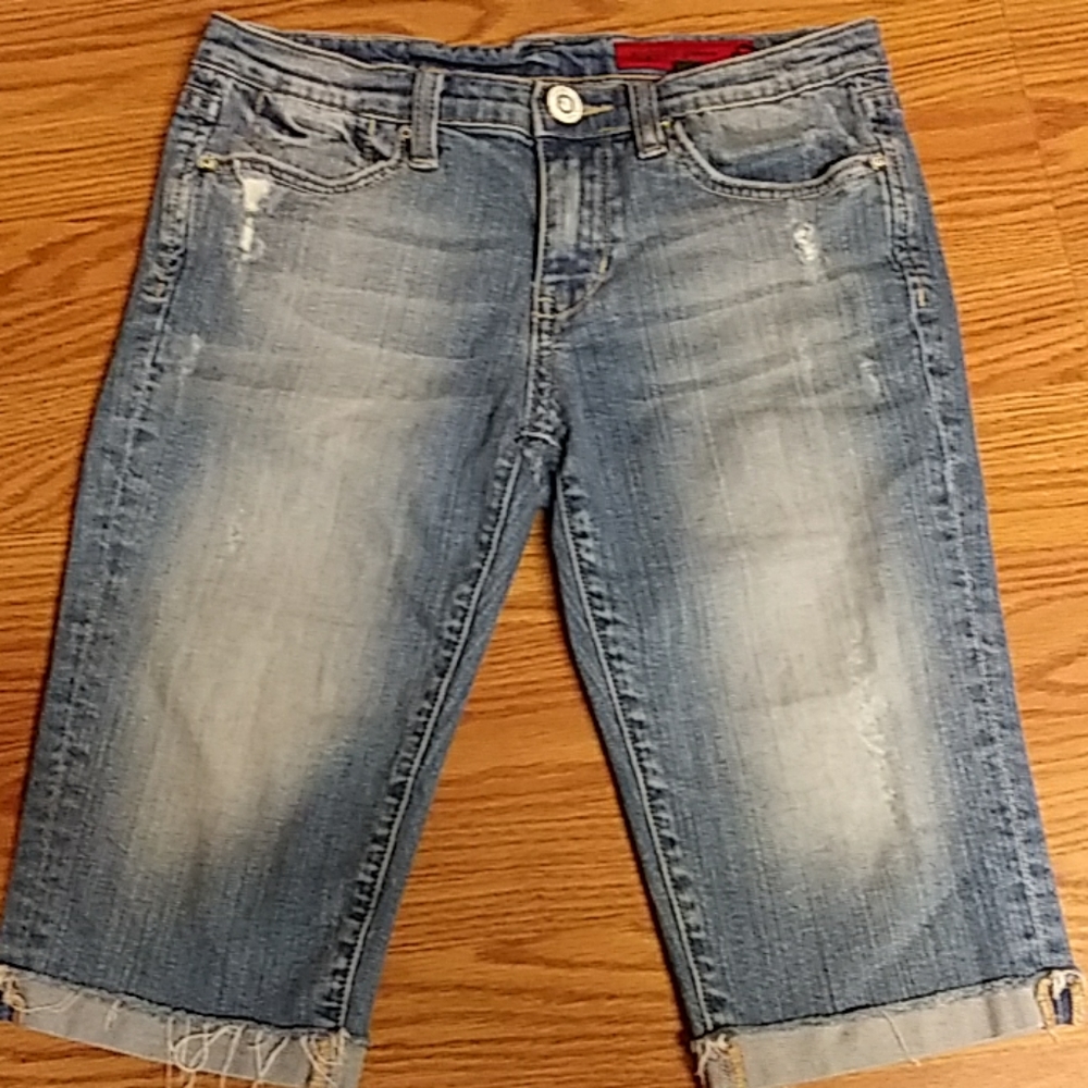 Vigoss jeans sz 3 cropped shorts 28x13 embellished